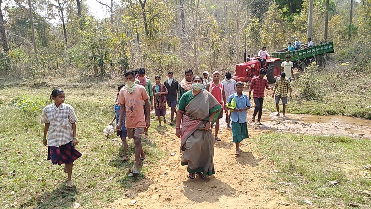 అడవిలో ‘మాజీ’ అక్క… భళా… ఎమ్మెల్యే సీతక్క!