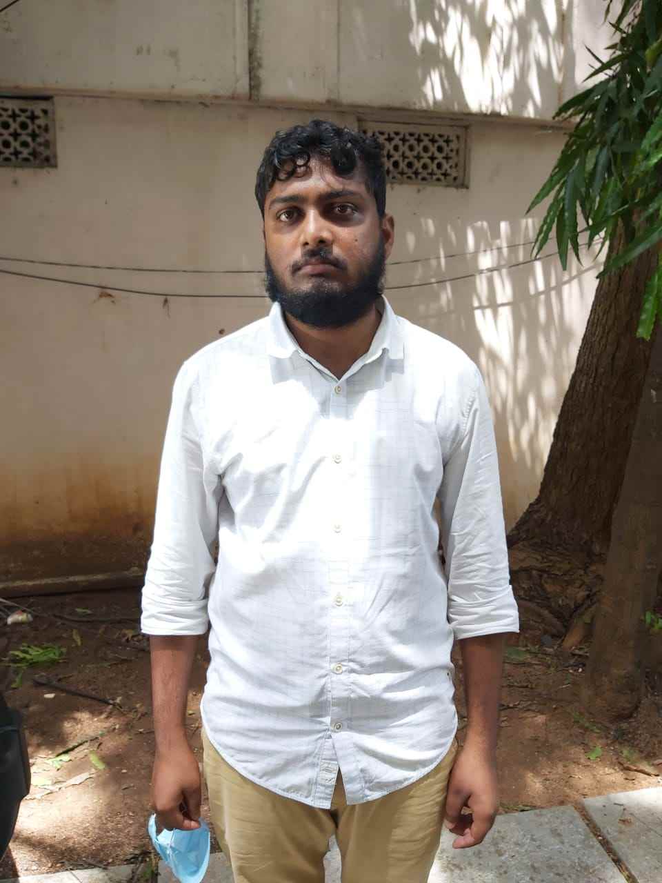 కరీంనగర్ లో కలకలం: సీఎం కేసీఆర్ అదనపు కార్యదర్శి పేరుతో…. కరీంనగర్ లో కలకలం: సీఎం కేసీఆర్ అదనపు కార్యదర్శి పేరుతో….