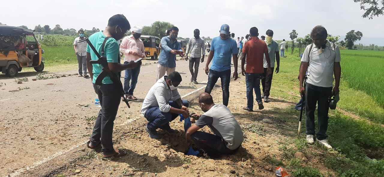 ‘భద్రాద్రి’లో కలకలం: మూడు మందుపాతరల వెలికితీత