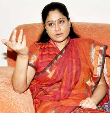 ‘కేటీఆర్’కు విజయశాంతి పొలిటికల్ కౌంటర్