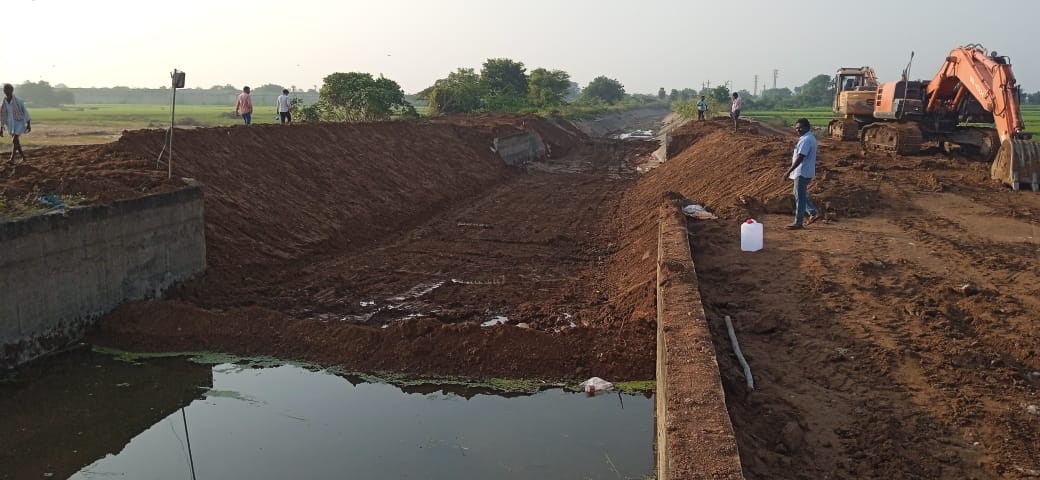 పొంగులేటి చొరవతో పాలేరు కాలువ రెడీ…