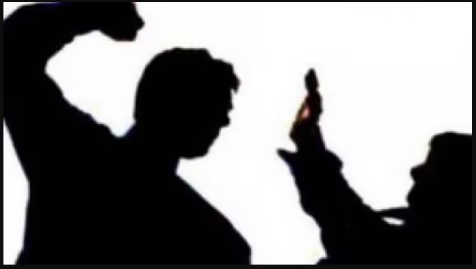 జర్నలిస్టుపై అమానుష దాడి