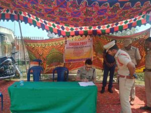 చెక్ పోస్టులో పోలీస్ కమిషనర్ తనిఖీ