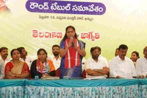 దామాషా ప్రకారం రిజర్వేషన్లు ఇవ్వాల్సిందే: ఎమ్మెల్సీ కవిత దామాషా ప్రకారం రిజర్వేషన్లు ఇవ్వాల్సిందే: ఎమ్మెల్సీ కవిత