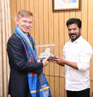 ‘మెక్ డొనాల్డ్స్’తో ప్రభుత్వం కీలక ఒప్పదం ‘మెక్ డొనాల్డ్స్’తో ప్రభుత్వం కీలక ఒప్పదం