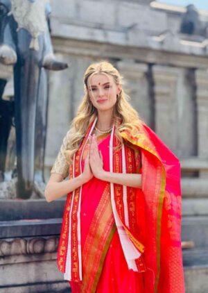 యాదగిరి గుట్టలో మిస్ వరల్డ్ క్రిస్టినా