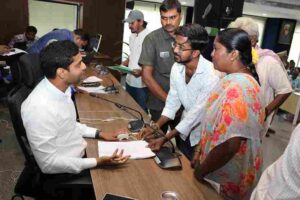 ప్రజావాణి అర్జీలపై కలెక్టర్ కీలక ఆదేశం ప్రజావాణి అర్జీలపై కలెక్టర్ కీలక ఆదేశం