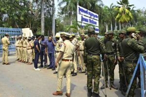 HCUలో పోలీసు బలగాలు: ప్రభుత్వం కీలక నిర్ణయం HCUలో పోలీసు బలగాలు: ప్రభుత్వం కీలక నిర్ణయం