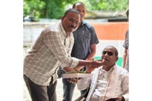 సీఐకి ‘సీటు’.. ఎమ్మెల్యేకు స్వీటు