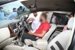 హైవేలో ‘ఈగల్’ వేట: రూ. 5 కోట్ల విలువైన గంజాయి స్వాధీనం హైవేలో ‘ఈగల్’ వేట: రూ. 5 కోట్ల విలువైన గంజాయి స్వాధీనం