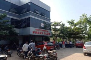 వరంగల్ ప్రెస్ క్లబ్ అధ్యక్ష, కార్యదర్శులపై నాన్ బెయిలబుల్ సెక్షన్ల కింద కేసు నమోదు