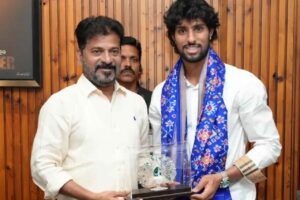 సీఎం రేవంత్ రెడ్డిని కలిసిన ఆసియా కప్ హీరో తిలక్ వర్మ సీఎం రేవంత్ రెడ్డిని కలిసిన ఆసియా కప్ హీరో తిలక్ వర్మ