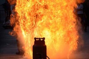 గోవాలో ఘోరం: సిలిండర్ పేలి 23 మంది దుర్మరణం గోవాలో ఘోరం: సిలిండర్ పేలి 23 మంది దుర్మరణం