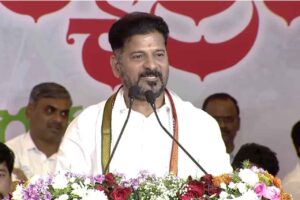 ‘లాగుల తొండలిడ్సి కొడ్త బిడ్డా.. నా సంగతి నీకు తెల్వది’ ‘లాగుల తొండలిడ్సి కొడ్త బిడ్డా.. నా సంగతి నీకు తెల్వది’