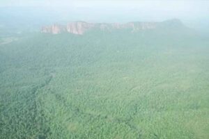 కర్రెగుట్టల్లో వరుస పేలుళ్లు: ఎస్ఐ సహా 11 మందికి గాయాలు