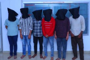 సైబర్ నేరాల దోపిడీ కేసులో బ్యాంక్ మేనేజర్ సహా అరుగురి అరెస్ట్