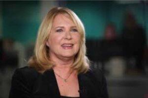 పవర్ ఫుల్ వ్యక్తుల గబ్బును కడిగిపారేసింది.. ఎవరీ జర్నలిస్ట్ జూలీ!?