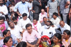 సుప్రీంకోర్టుకైనా వెడదాం: ఖమ్మం పర్యటనలో కేటీఆర్