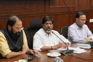 సమృద్ధిగా పెట్రోల్, డీజిల్ నిల్వలు: డిప్యూటీ సీఎం భట్టి సమృద్ధిగా పెట్రోల్, డీజిల్ నిల్వలు: డిప్యూటీ సీఎం భట్టి