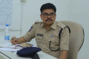 వెలుగుమట్ల ‘వసూళ్ల’ రికవరీ దర్యాప్తులో కీలక పురోగతి వెలుగుమట్ల ‘వసూళ్ల’ రికవరీ దర్యాప్తులో కీలక పురోగతి