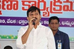 సంపాదన కోసం రాజకీయాల్లోకి రాలేదు: మంత్రి పొంగులేటి సంపాదన కోసం రాజకీయాల్లోకి రాలేదు: మంత్రి పొంగులేటి