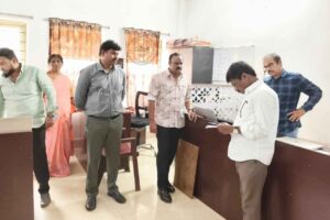 సత్తుపల్లి మున్సిపాలిటీలో ఏసీబీ తనిఖీలు సత్తుపల్లి మున్సిపాలిటీలో ఏసీబీ తనిఖీలు