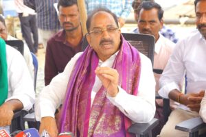 అంజనాపురం ఆయిల్ పామ్ ఫ్యాక్టరీ పనులను పరిశీలించిన మంత్రి తుమ్మల అంజనాపురం ఆయిల్ పామ్ ఫ్యాక్టరీ పనులను పరిశీలించిన మంత్రి తుమ్మల