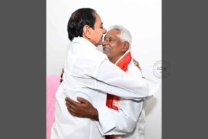 కేసీఆర్ తో జత కలిసిన మాజీ మంత్రి జీవన్ రెడ్డి కేసీఆర్ తో జత కలిసిన మాజీ మంత్రి జీవన్ రెడ్డి