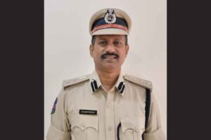 ‘చేతగాని శాఖలో 30 ఏళ్ళుగా పనిచేస్తున్నందుకు..’: డిప్యూటీ కమిషనర్ పోస్ట్ కలకలం ‘చేతగాని శాఖలో 30 ఏళ్ళుగా పనిచేస్తున్నందుకు..’: డిప్యూటీ కమిషనర్ పోస్ట్ కలకలం