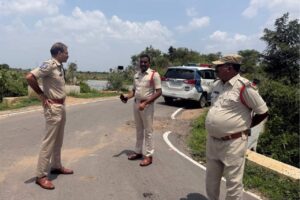 ఇసుక అక్రమ రవాణాపై రూరల్ ఏసీపీ కఠిన ఆదేశం ఇసుక అక్రమ రవాణాపై రూరల్ ఏసీపీ కఠిన ఆదేశం