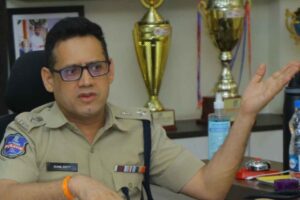 నకిలీ విత్తనాలపై ఖమ్మం పోలీస్ కమిషనర్ కీలక ఆదేశం నకిలీ విత్తనాలపై ఖమ్మం పోలీస్ కమిషనర్ కీలక ఆదేశం