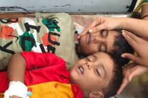 ఖమ్మంలో దారుణం: ఎలుకల మందుతో ఇద్దరు పిల్లలను బలి తీసుకున్న తల్లి ఖమ్మంలో దారుణం: ఎలుకల మందుతో ఇద్దరు పిల్లలను బలి తీసుకున్న తల్లి