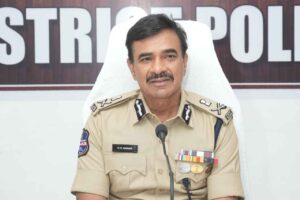 భద్రాద్రి జిల్లాలో పర్యటించిన డీజీపీ సీవీ ఆనంద్ భద్రాద్రి జిల్లాలో పర్యటించిన డీజీపీ సీవీ ఆనంద్