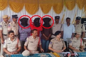షేక్ జానీ డెకాయిటీ గ్యాంగ్ అరెస్ట్ షేక్ జానీ డెకాయిటీ గ్యాంగ్ అరెస్ట్