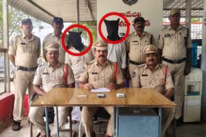 బంగారం పేరుతో బురిడీ: ఖమ్మం జిల్లాలో ఇద్దరి అరెస్ట్ బంగారం పేరుతో బురిడీ: ఖమ్మం జిల్లాలో ఇద్దరి అరెస్ట్
