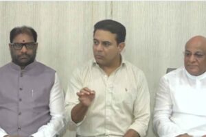 అది రేవంత్ రెడ్డి బ్లాక్ మెయిల్ టూల్: హైడ్రాపై కేటీఆర్ వ్యాఖ్య అది రేవంత్ రెడ్డి బ్లాక్ మెయిల్ టూల్: హైడ్రాపై కేటీఆర్ వ్యాఖ్య