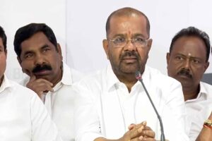 సీఎంకు బాసటగా 16 మంది ఎమ్మెల్యేలు, ఇద్దరు ఎమ్మెల్సీలు సీఎంకు బాసటగా 16 మంది ఎమ్మెల్యేలు, ఇద్దరు ఎమ్మెల్సీలు