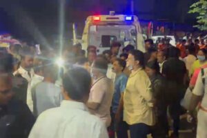 ఆదిలాబాద్ ‘రిమ్స్’లో ఘోరం: ఏసీ పేలి ముగ్గురు చిన్నారుల మృతి ఆదిలాబాద్ ‘రిమ్స్’లో ఘోరం: ఏసీ పేలి ముగ్గురు చిన్నారుల మృతి