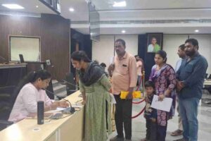 ‘ప్రజావాణి’ని ఆశ్రయించిన ఖమ్మం జిల్లా కాంగ్రెస్ లీడర్! ‘ప్రజావాణి’ని ఆశ్రయించిన ఖమ్మం జిల్లా కాంగ్రెస్ లీడర్!