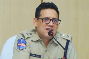 ‘మైనర్’ల మిస్సింగ్ కేసులపై ఖమ్మం సీపీ కీలక ఆదేశం ‘మైనర్’ల మిస్సింగ్ కేసులపై ఖమ్మం సీపీ కీలక ఆదేశం