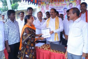 ఎమ్మెల్సీ ఎన్నికలు: మంత్రి తుమ్మల కీలక పిలుపు ఎమ్మెల్సీ ఎన్నికలు: మంత్రి తుమ్మల కీలక పిలుపు
